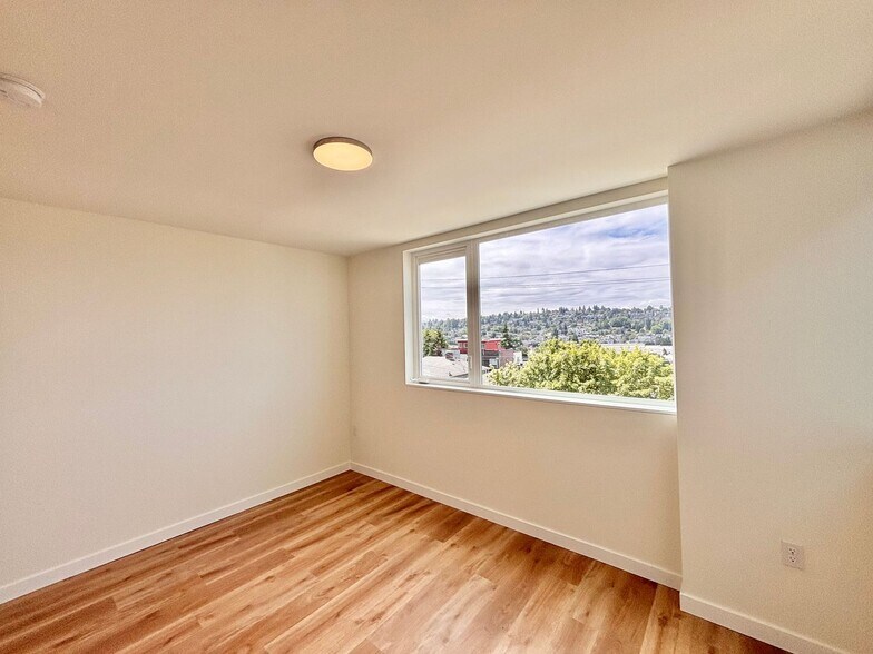 Building Photo - 3646 13th Ave W