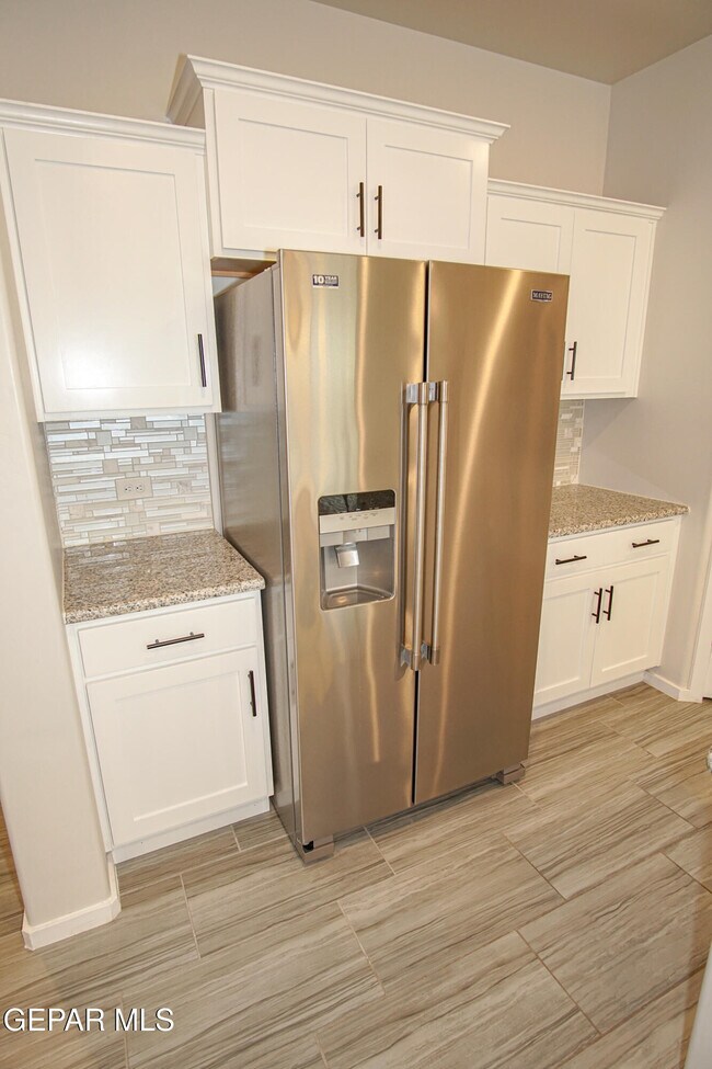 Building Photo - 12993 Tryne Way