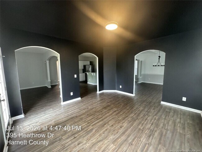 Building Photo - 395 Heathrow Dr