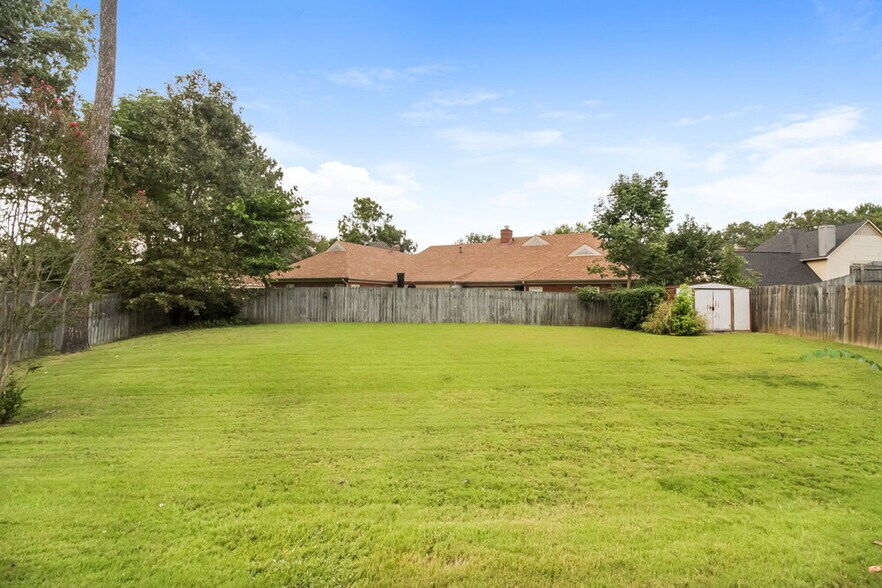 Building Photo - 9410 Grove Rd