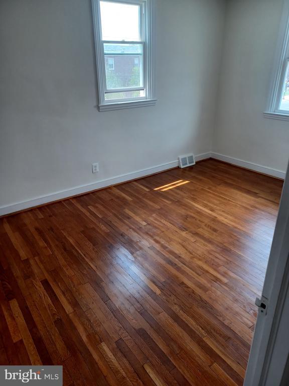 Building Photo - 7000 Kindred St