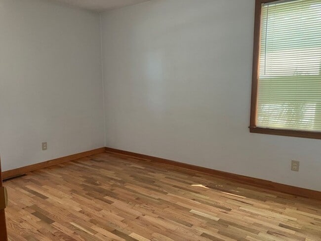 Building Photo - 501 N Church St