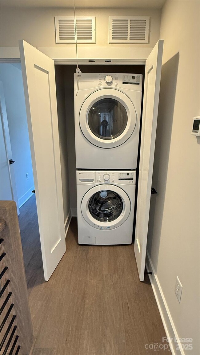 Building Photo - 19813 N Ferry St