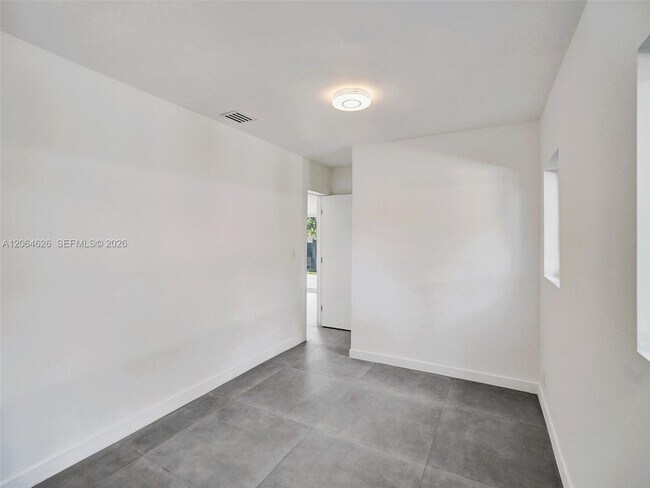 Building Photo - 2380 NE 184th Terrace