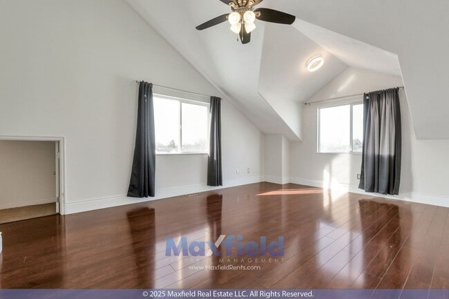 Building Photo - Salt Lake City - 3bd 2bth 3 Storey Home