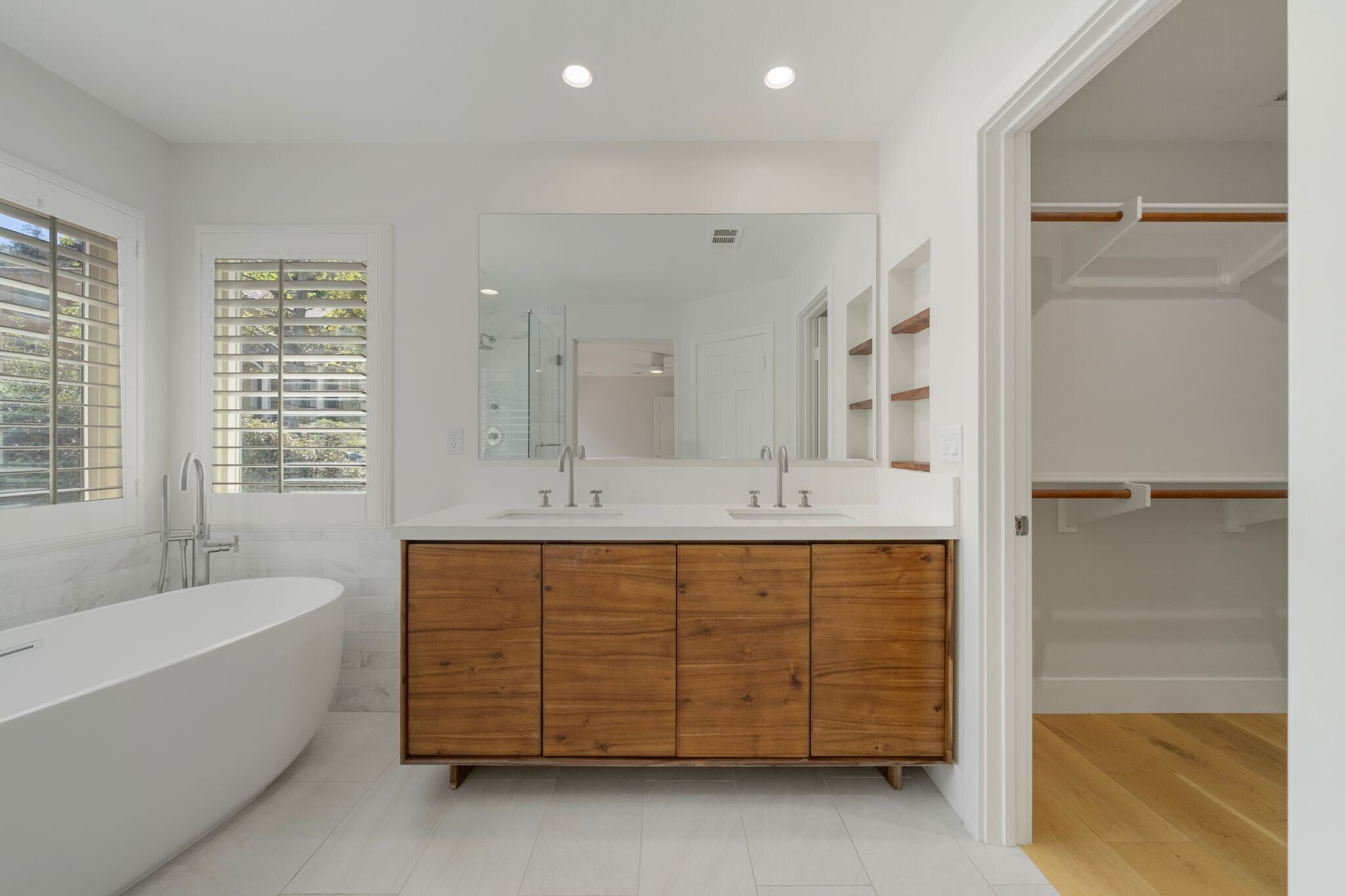 Building Photo - 25352 Avanti Ct