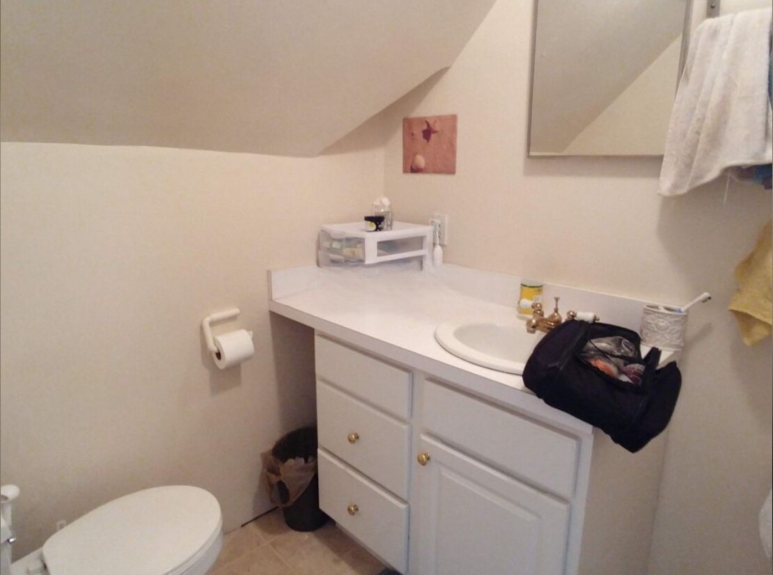 Building Photo - 1539 Cambridge St