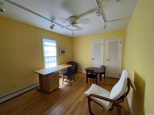 Building Photo - 3 Lamont Ln