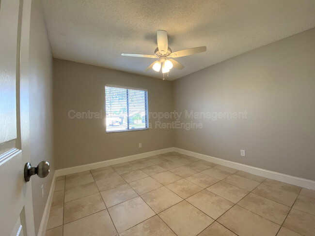Building Photo - 281 Chicago Woods Cir
