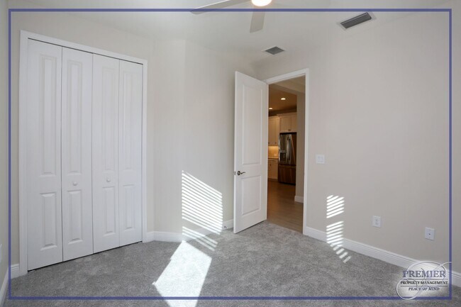 Building Photo - ***SMALL DOG FRIENDLY***MARQUESA ISLES***G...