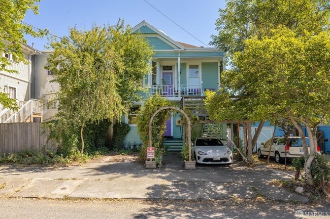 Building Photo - 1742 Blake St