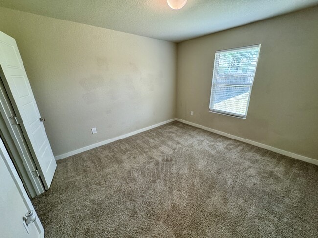 Building Photo - 5539 Pearl Valley