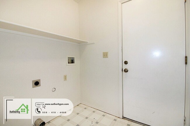 Building Photo - 21906 Chimney Rock Dr