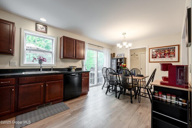 Building Photo - 40 Tom Sawyer Dr