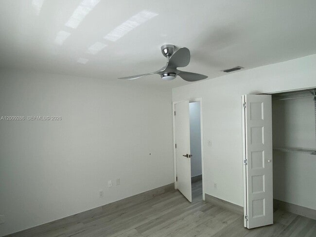 Building Photo - 403 SW 89th Pl