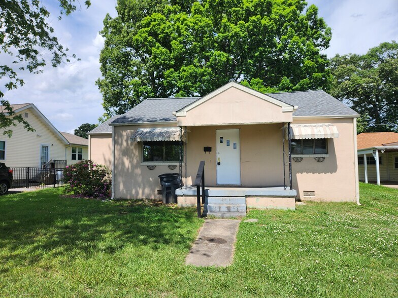 Building Photo - 1825 Kenwood Rd
