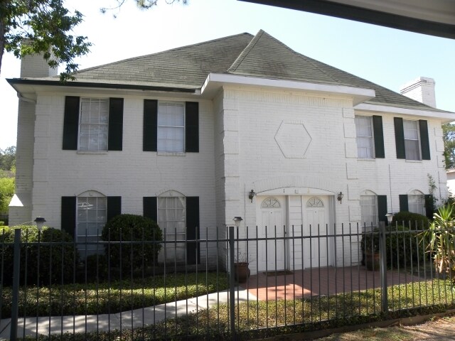 Primary Photo - 6123 FM 1960 Rd W