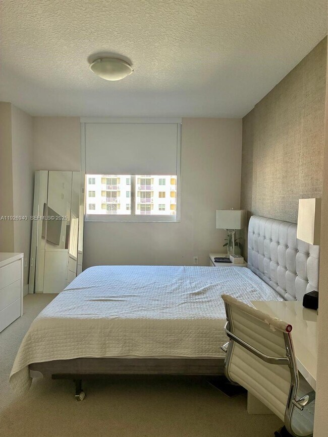 Building Photo - 18800 NE 29th Ave