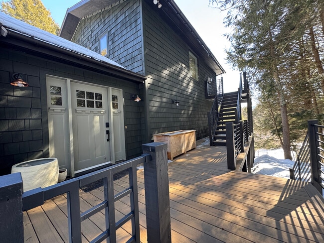 Building Photo - 1393 NY-296