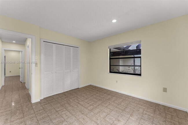 Building Photo - 9130 SW 101st Ave