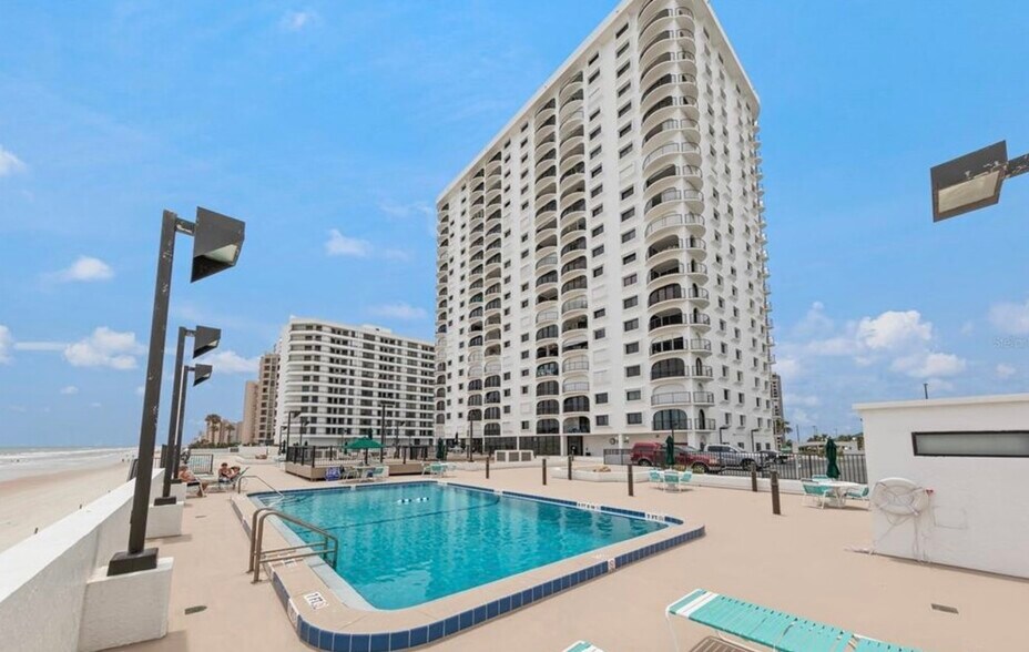 Oceans Building - Outside Pool - 3003 S Atlantic Ave