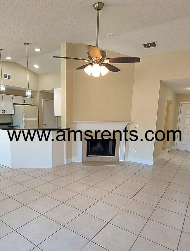 Building Photo - 4 bedroom Home in Kissimmee