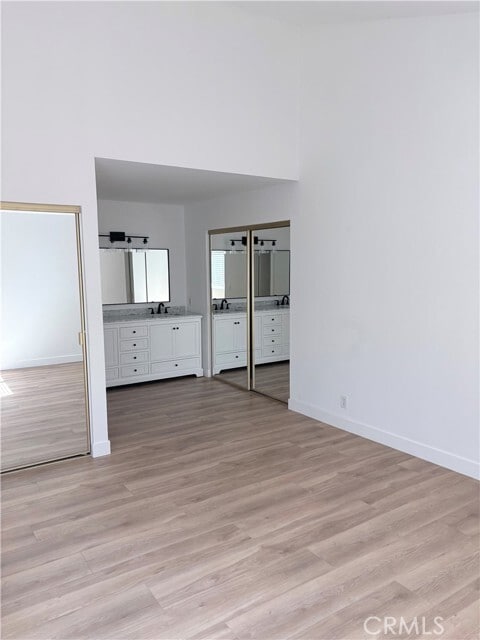 Building Photo - 1421 Vista Grande