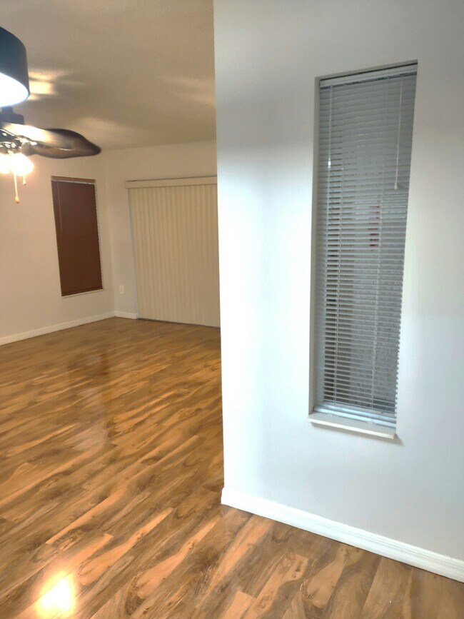 Building Photo - 12218 Fox Chase Dr