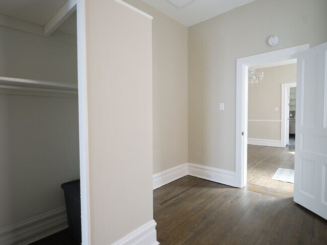 Building Photo - 1609 Green St