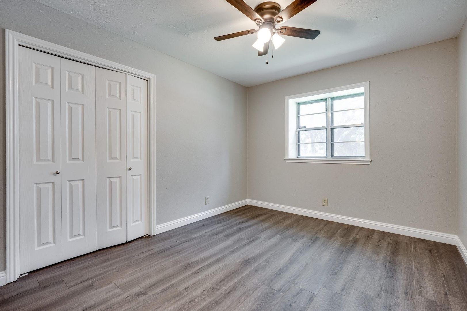 Building Photo - 724 Toni Dr