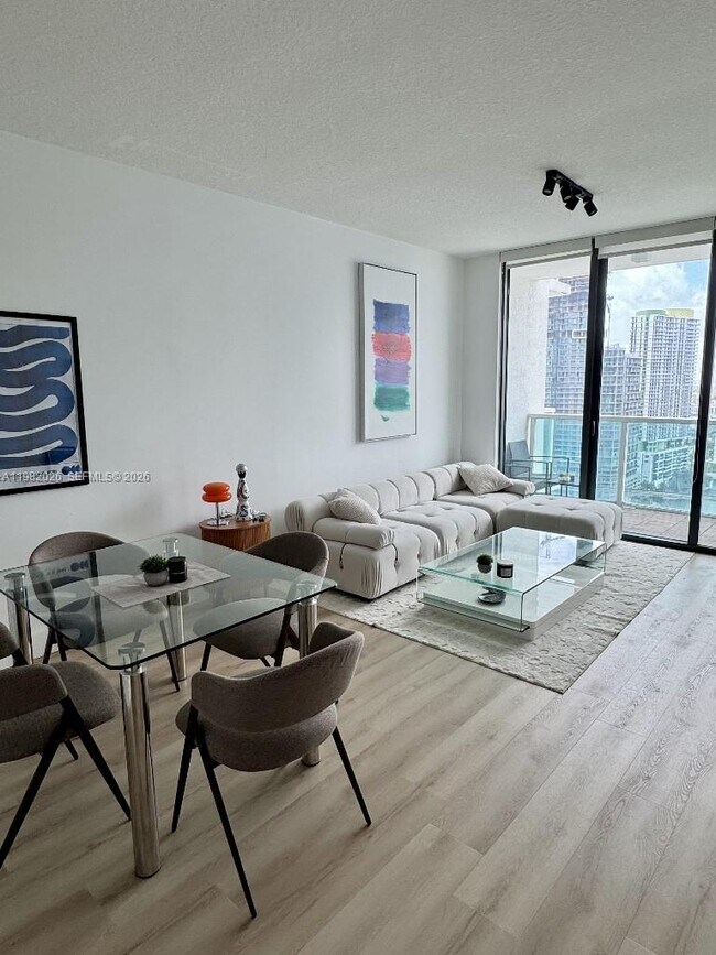 Building Photo - 31 SE 5th St