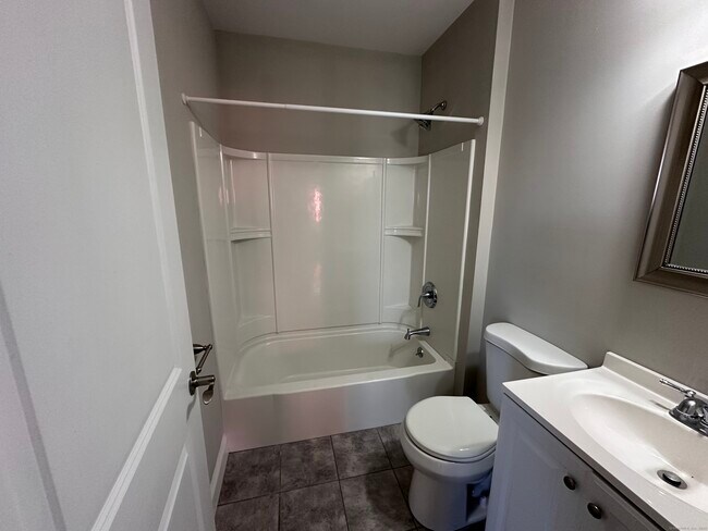 Building Photo - 41 Darina Pl