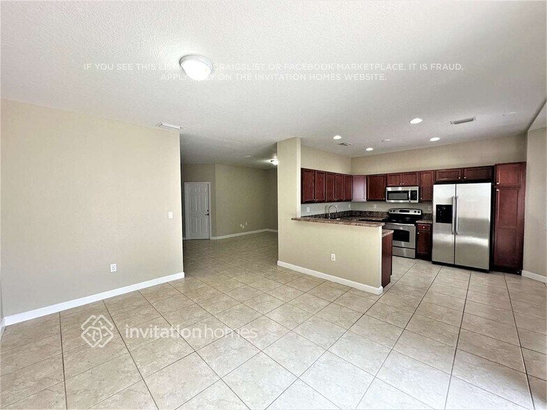 Building Photo - 2233 SW 147 Path