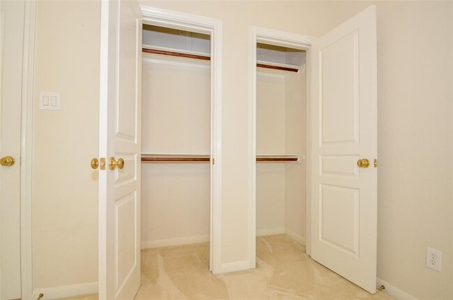 Building Photo - 3315 Alden Manor Ln