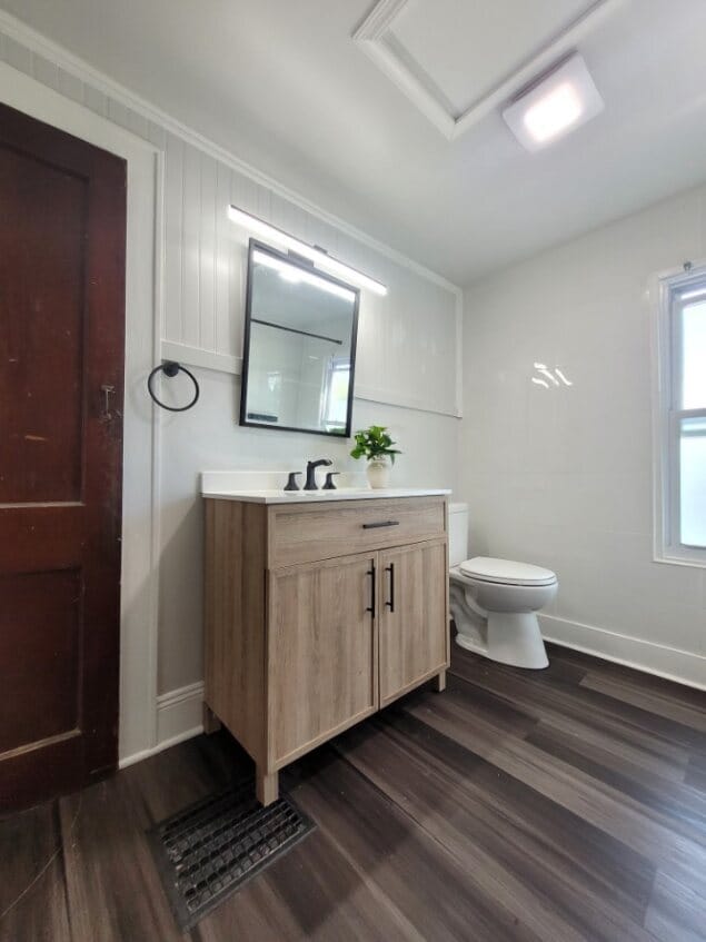 Building Photo - 121 W Main St