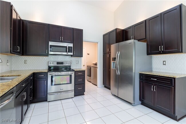 Building Photo - 687 Melville Ct