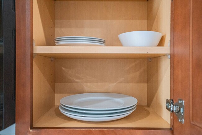 Building Photo - 1275 E University Dr