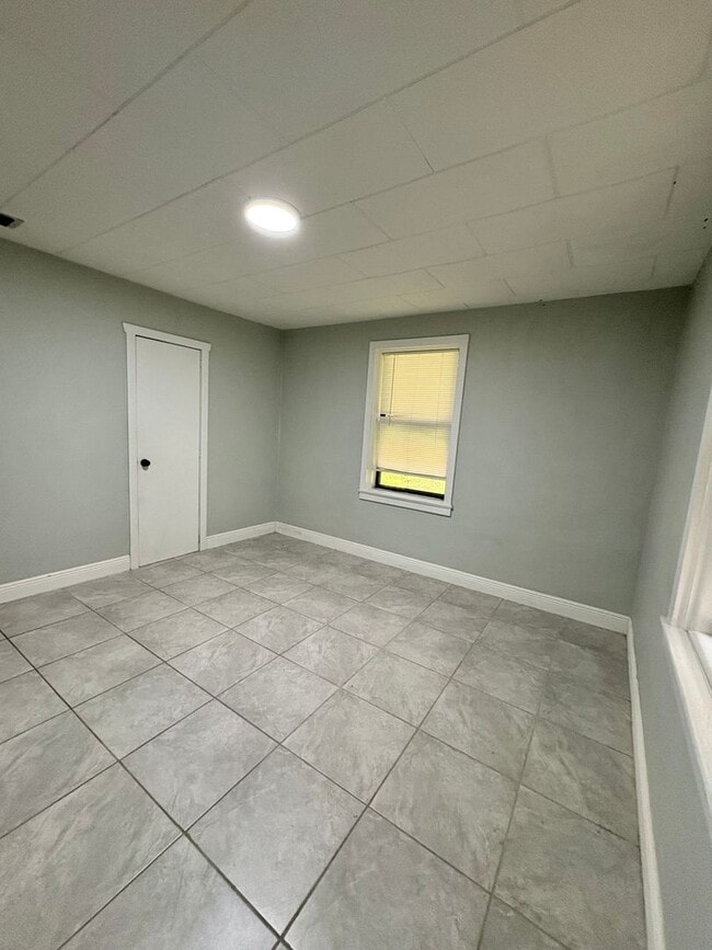 Building Photo - 1395 Neptune Rd