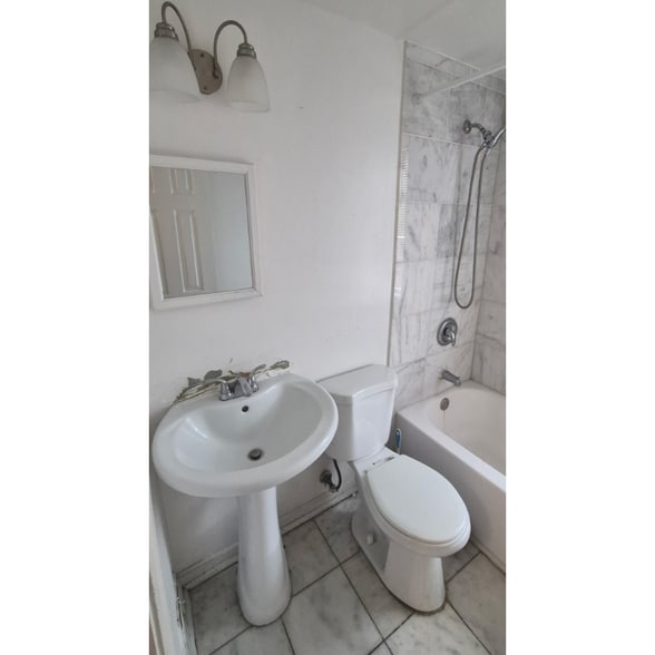 Building Photo - 511 Seagull Ave