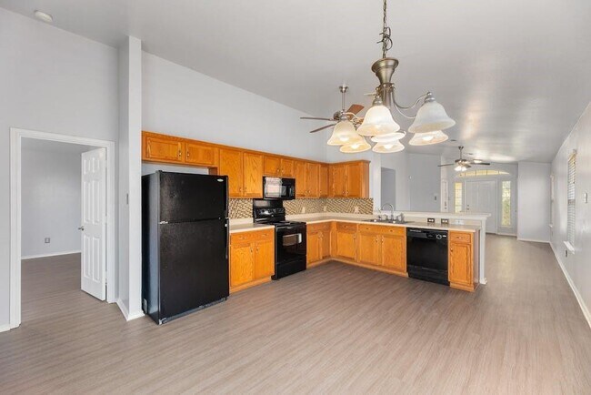 Building Photo - 12816 Dwight Eisenhower St