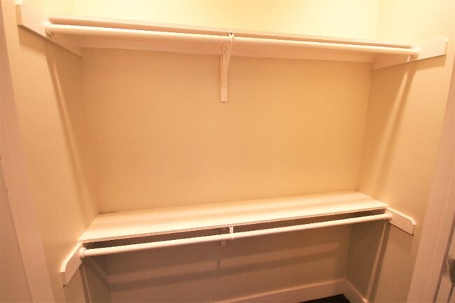 Building Photo - 319 S Flores St