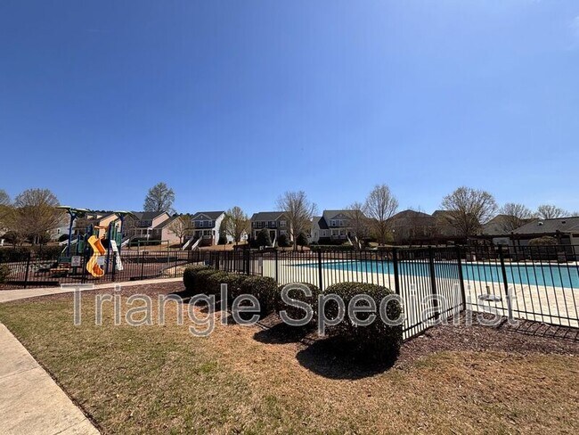 Building Photo - 512 Austin View Blvd