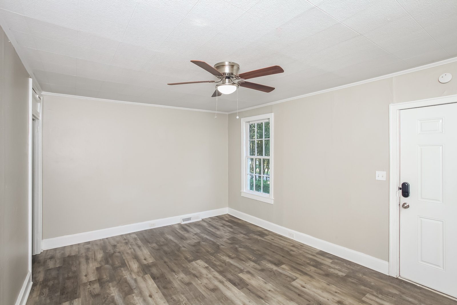 Building Photo - 608 S Bonham Rd