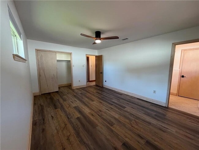 Building Photo - 4840 Rye St