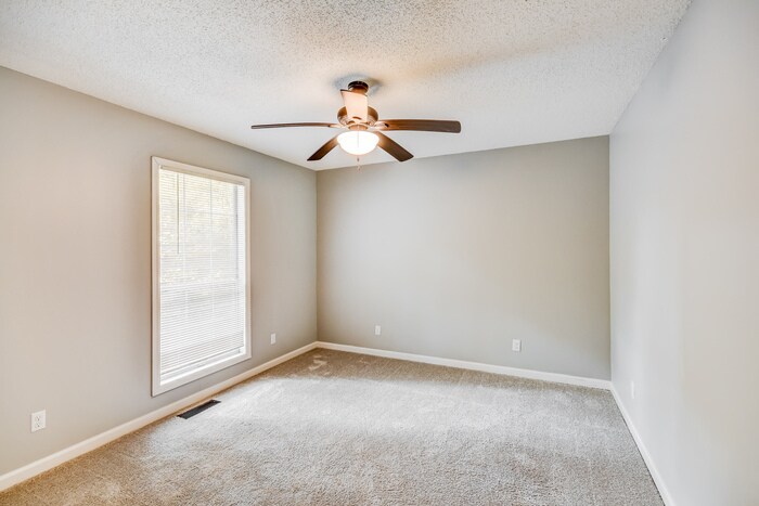 Building Photo - 25 Moss Rock Cir