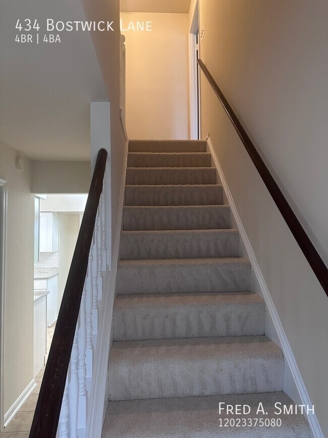 Building Photo - 434 Bostwick Ln