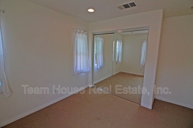 Building Photo - 28440 Mirabelle Ln