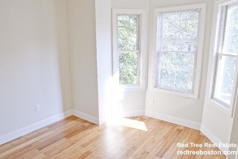 Building Photo - 35 Forbes St