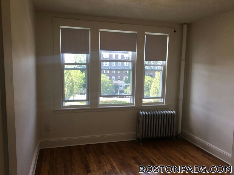 Building Photo - 1630 Commonwealth Ave