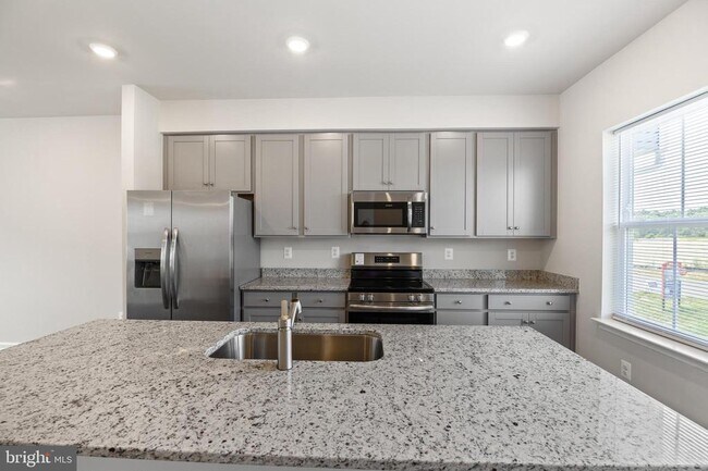 Building Photo - 105 Milburn Dr